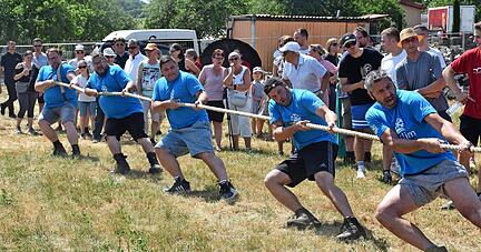 Beim Tauziehen ist jede Menge Kraft und Koordination gefragt. Da ist Training vorab zu empfehlen.
Fotos: Isabell Kähny