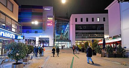 Am Einkaufszentrum K3 und dem benachbarten Kirchhöfle am Ausgang der Sülmercity trifft sich häufig die Trinkerszene.