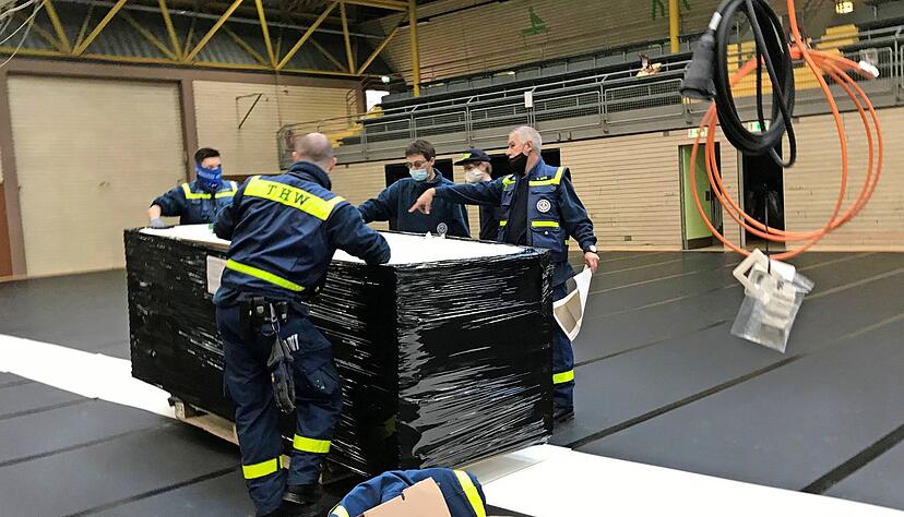Pünktlich und wie vereinbart war das KIZ Öhringen kurz vor Heiligabend bereit für die sehnsüchtig erwartete Impfkampagne. Jetzt werden dort die letzten Impfdosen am 12. September verabreicht. Dann beginnt der Rückbau.
Foto: Archiv/Tscherwitschke
