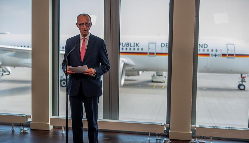 Bundeskanzler Merz fliegt zum G7-Gipfel - und dort wird auch die Eskalation im Konflikt zwischen Israel und dem Iran wei oben auf der Agenda stehen. Bundeskanzler Merz fliegt zum G7-Gipfel - und dort wird auch die Eskalation im Konflikt zwischen Israel und dem Iran wei oben auf der Agenda stehen.