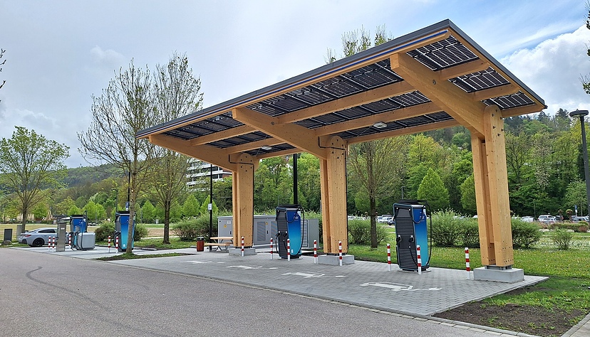 Der im Februar eröffnete Ladepark liegt am Nordrand der Künzelsauer Innenstadt.