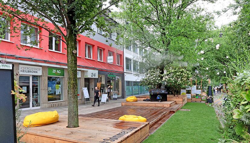 Mit der Sommerzone unter anderem in der Lohtorstraße hat die Stadt Heilbronn einen Versuch zur Begrünung der Innenstadt unternommen. Foto: Archiv Mit der Sommerzone unter anderem in der Lohtorstraße hat die Stadt Heilbronn einen Versuch zur Begrünung der Innenstadt unternommen. Foto: Archiv