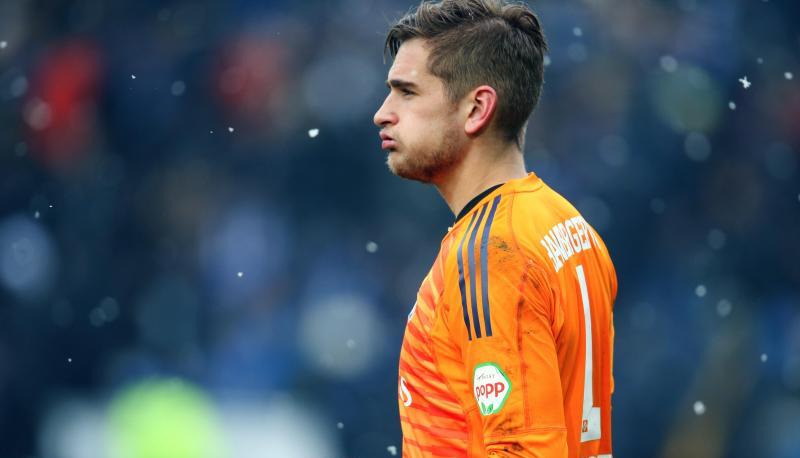 HSV-Torwart Julian Pollersbeck hat sich die Bänder im linken Sprunggelenk gerissen. HSV-Torwart Julian Pollersbeck hat sich die Bänder im linken Sprunggelenk gerissen.