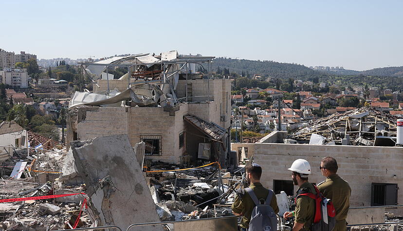Hunderte Raketen sollen vom Iran abgefeuert worden sein und Ziele in Israel getroffen haben.
