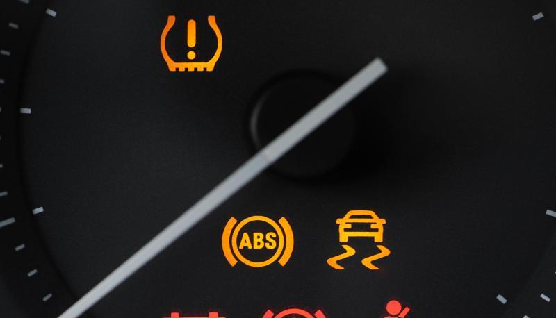 Das Elektronische Stabilit&auml;tsprogramm kann das Auto in extremen Fahrsituationen stabilisieren.