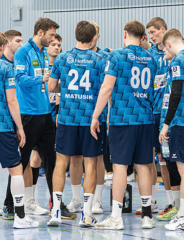 Die Spieler des TSB Horkheim stehen als Sieger beisammen. Gegen den Aufsteiger SG Köndringen-Teningen  werden zwei Heim-Punkte geholt.