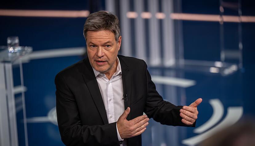 13.02.2025, Berlin: Robert Habeck, Kanzlerkandidat von Bündnis 90/Die Grünen und Bundesminister für Wirtschaft und Klimaschutz, spricht in der ZDF-Sendung «Klartext». Bürgerinnen und Bürger haben in der Sendung die Gelegenheit den Kanzlerkandidaten ihre Fragen zu stellen. Foto: Michael Kappeler/dpa- Pool/dpa +++ dpa-Bildfunk +++ 13.02.2025, Berlin: Robert Habeck, Kanzlerkandidat von Bündnis 90/Die Grünen und Bundesminister für Wirtschaft und Klimaschutz, spricht in der ZDF-Sendung «Klartext». Bürgerinnen und Bürger haben in der Sendung die Gelegenheit den Kanzlerkandidaten ihre Fragen zu stellen. Foto: Michael Kappeler/dpa- Pool/dpa +++ dpa-Bildfunk +++
