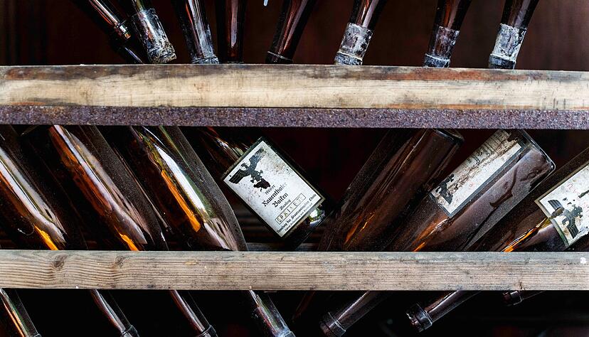 Im Kloster Eberbach wird seit etlichen Jahrhunderten Wein produziert. (Archivbild)