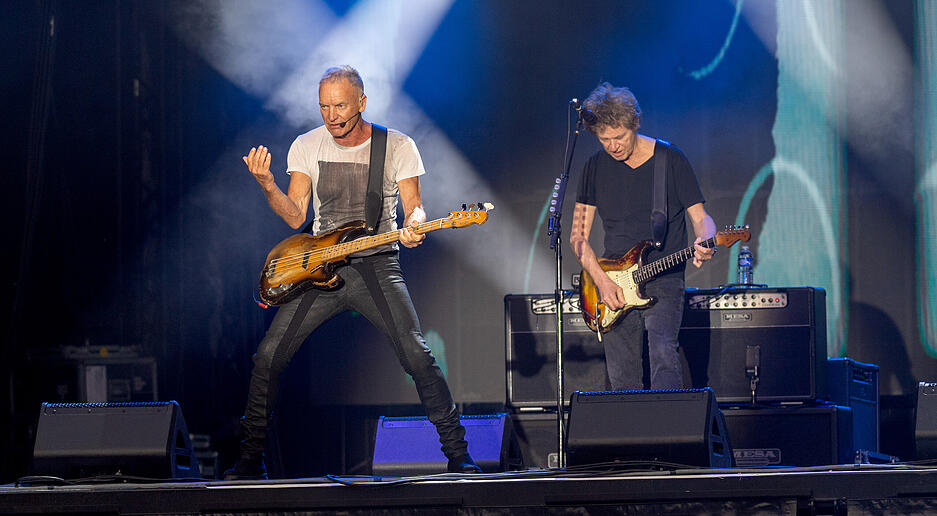 Sting begeistert sein Publikum auf der Open-Air-Bühne im Wertwiesenpark.