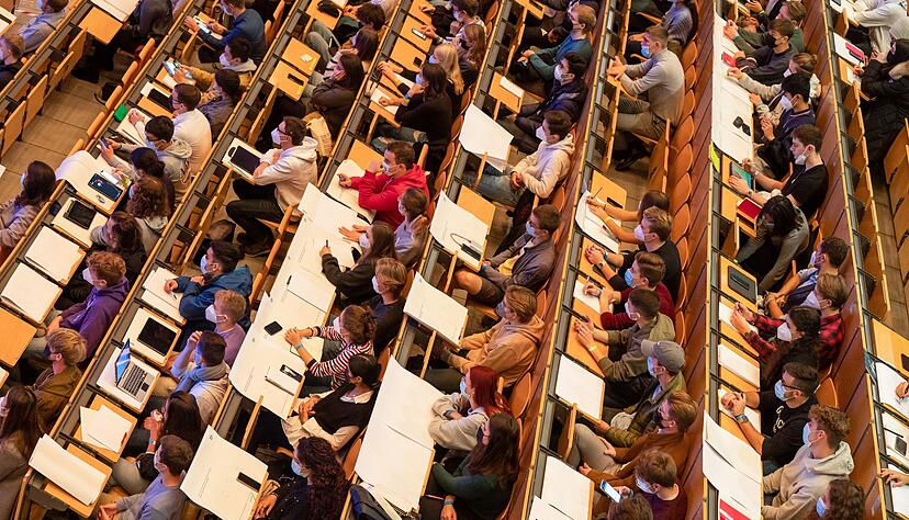 Studenten warten noch immer auf ihre Energiepauschale von der Bundesregierung.