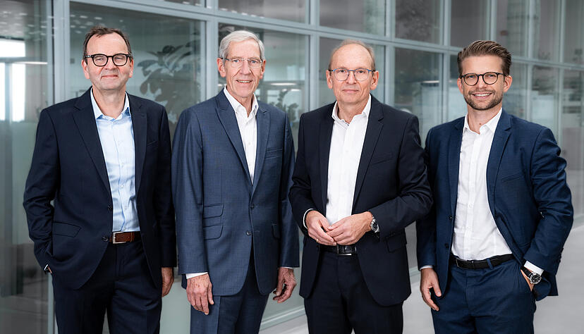 Die Optima-Gesch&auml;ftsf&uuml;hrung kann zufrieden sein (von links): Johannes-Thomas Grobe, Hans B&uuml;hler, Stefan K&ouml;nig und Christoph M&uuml;ller.