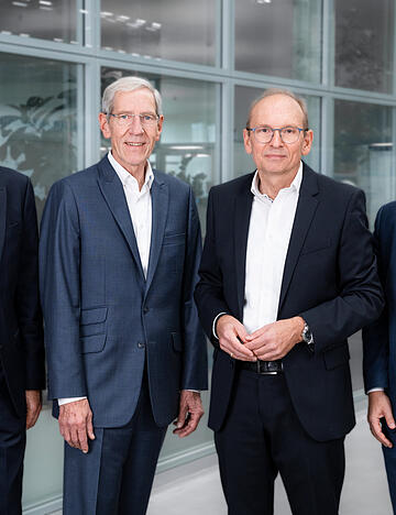 Die Optima-Gesch&auml;ftsf&uuml;hrung kann zufrieden sein (von links): Johannes-Thomas Grobe, Hans B&uuml;hler, Stefan K&ouml;nig und Christoph M&uuml;ller.