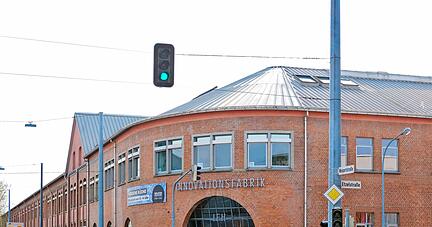 Das zuletzt von der IFH genutzte Geb&auml;ude der ehemaligen Maschinenfabrik Weipert wird zum Standort des neuen Ablegers der Pariser &Eacute;cole 42.
Foto: Archiv/Mugler