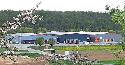 Trotz schlechter verkehrstechnischer Anbindung hält die Spedition Rüdinger dem Jagsttal seit mehr als 90 Jahren die Treue.
Foto: Archiv Trotz schlechter verkehrstechnischer Anbindung hält die Spedition Rüdinger dem Jagsttal seit mehr als 90 Jahren die Treue.
Foto: Archiv