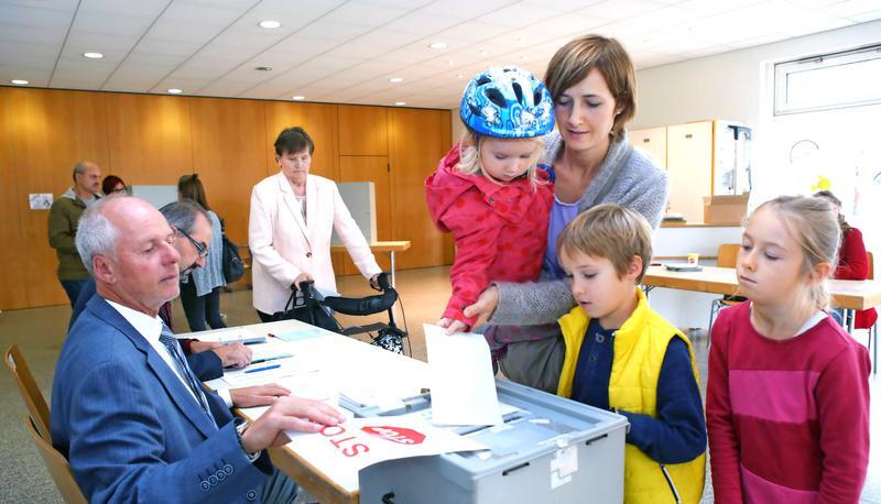 Am Sonntag machten viele von ihrem Wahlrecht Gebrauch. In Bad Friedrichshall-Hagenbach votierten 34,2 Prozent für die CDU, 20,3 Prozent für die AfD.
Foto: Ralf Seidel