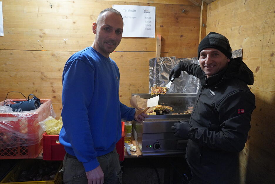 Für Essen und Trinken ist gut gesorgt. Für Essen und Trinken ist gut gesorgt.