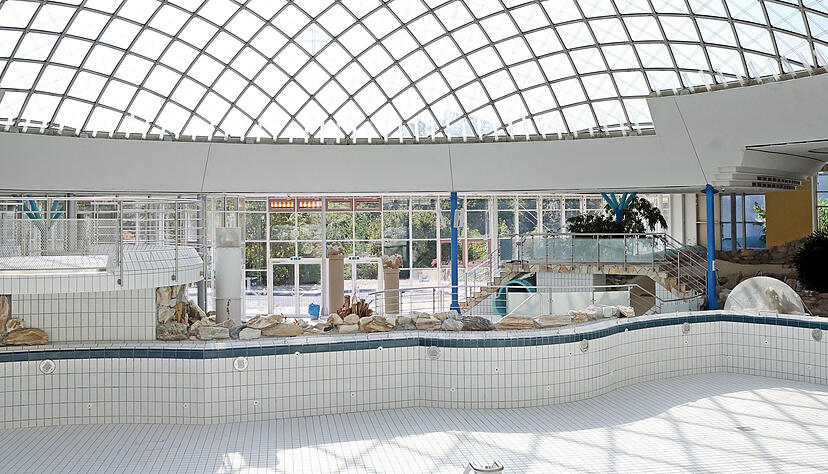 Die Glaskuppel des Aquatoll ist nach wie vor ein Blickfang und wurde schon für Musikvideos in Szene gesetzt. Weniger schön ist der Blick hinter die Kulissen.