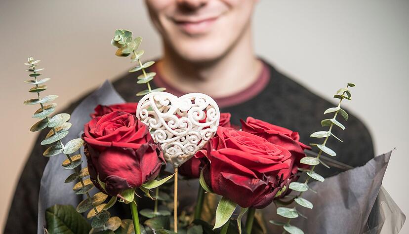 Allergikerfreundliche Blumensträuße: Mit einem pollenarmen Rosenstrauß kann man nicht viel falsch machen. Allergikerfreundliche Blumensträuße: Mit einem pollenarmen Rosenstrauß kann man nicht viel falsch machen.