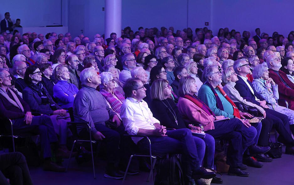 Die Abendvorlesung zieht zahlreiche Besucher aus der Region an.