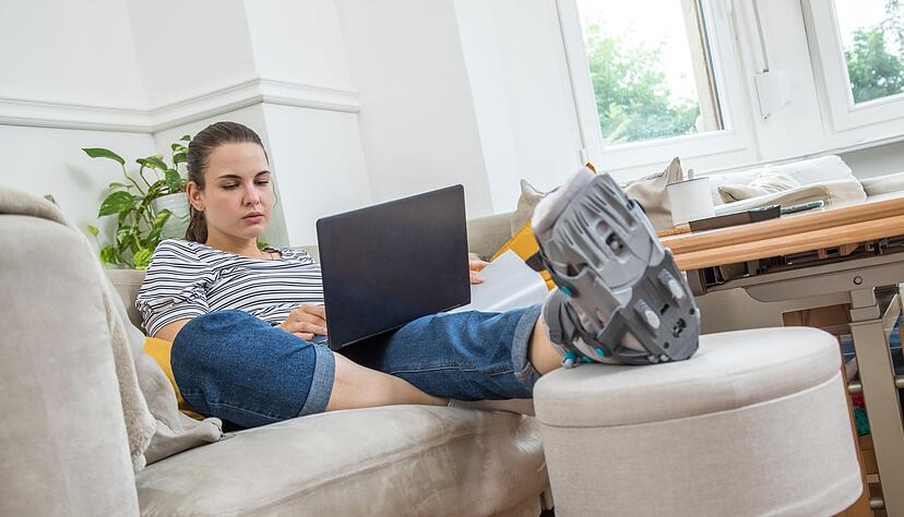 Lohnfortzahlung, Krankengeld oder Verletztengeld: Wie sind Betroffene nach einem Arbeits- oder Wegeunfall finanziell abgesichert?