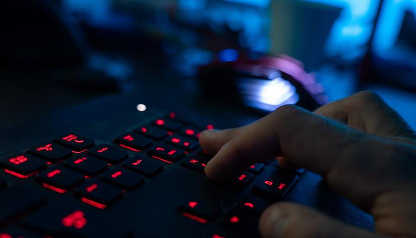 Cyberkriminelle agieren im Verborgenen - sie wollen Daten haben, um damit Geld zu machen oder anderen Schaden zuzuf&uuml;gen. (Symbolbild)