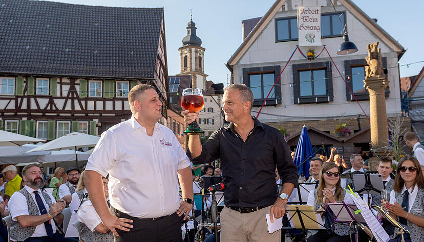Der Startschuss für das 46. Original Erlenbacher Weinfest ist gefallen.