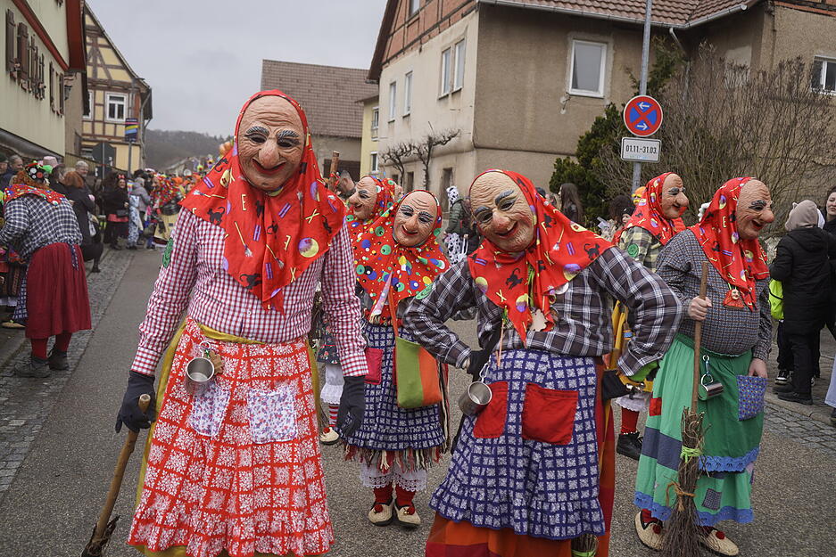 Um 13:59 Uhr startet der Faschingsumzug mit vielen teilnehmenden Gruppen durch die Straßen von Brackenheim-Stockheim. Um 13:59 Uhr startet der Faschingsumzug mit vielen teilnehmenden Gruppen durch die Straßen von Brackenheim-Stockheim.