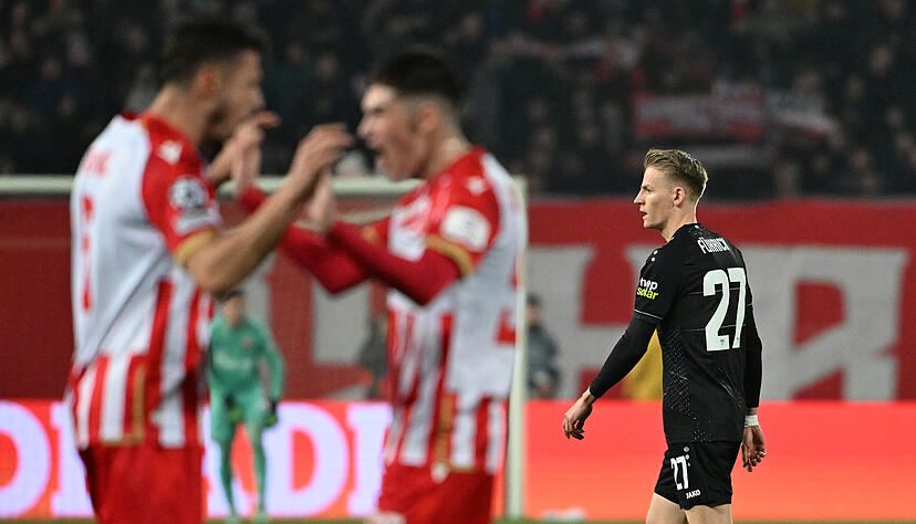 Der VfB Stuttgart spielt bei Roter Stern Belgrad eine schwache erste Halbzeit. Der VfB Stuttgart spielt bei Roter Stern Belgrad eine schwache erste Halbzeit.