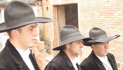 Zimmerleute (von links): Christian Behnke, Uwe Reissig, Reiner Heckler. Zimmerleute (von links): Christian Behnke, Uwe Reissig, Reiner Heckler.