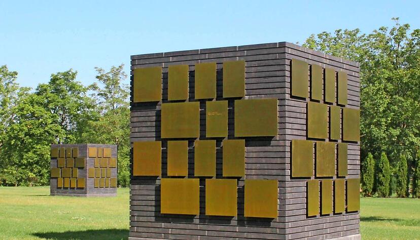 So sehen die neuen Urnenwürfel auf dem Böckinger Westfriedhof aus: Bis zu 520 Urnen können in einem Kubus beigesetzt werden.Foto: Stadt Heilbronn