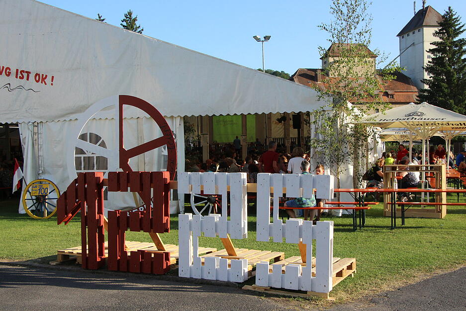 Bieringen feiert Ortsjubiläum mit vier Tagen Fest, Umzug und Jubiläumsabend.