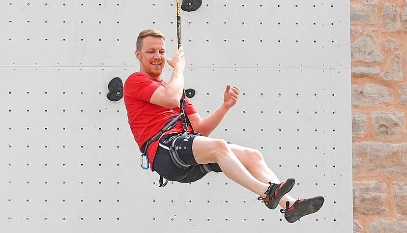 Auch Bürgermeister Andreas Zaffran, der bereits im zarten Alter von vier Jahren zu klettern begann, wollte hoch hinaus. Auch Bürgermeister Andreas Zaffran, der bereits im zarten Alter von vier Jahren zu klettern begann, wollte hoch hinaus.