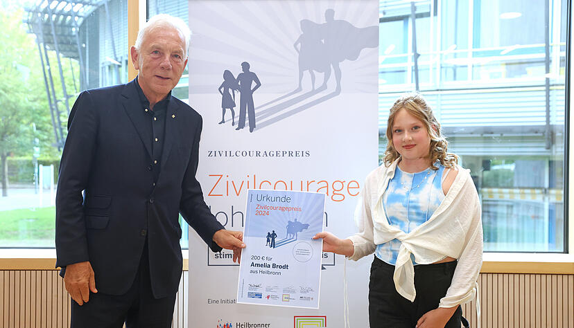 Amelia Bordt  ist die jüngste Preisträgerin. Für ihren Einsatz erhielt sie von Heilbronns Oberbürgermeister Harry Mergel eine Urkunde.