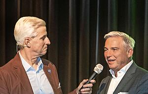 Chefredakteur Uwe Ralf Heer im Gespr&auml;ch mit Thomas Strobl.