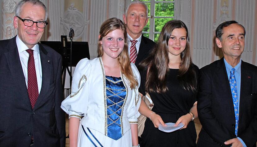 Die Hauptakteure von links: Kurt Fluri, Theresa Drauz, OB Harry Mergel, Lilli Swoboda und Robert Ménard.Foto: Dörner