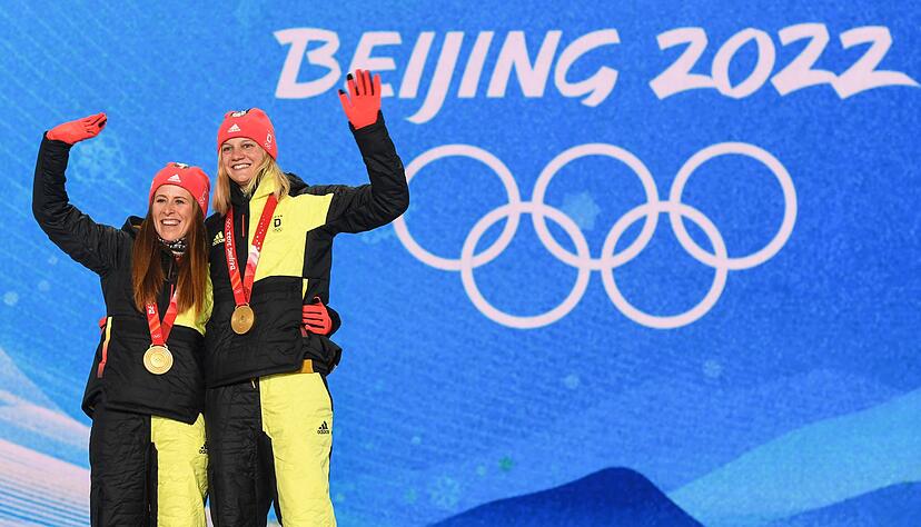 Katharina Hennig und Victoria Carl gewannen 2022 sensationell Olympia-Gold. (Archivfoto) Katharina Hennig und Victoria Carl gewannen 2022 sensationell Olympia-Gold. (Archivfoto)