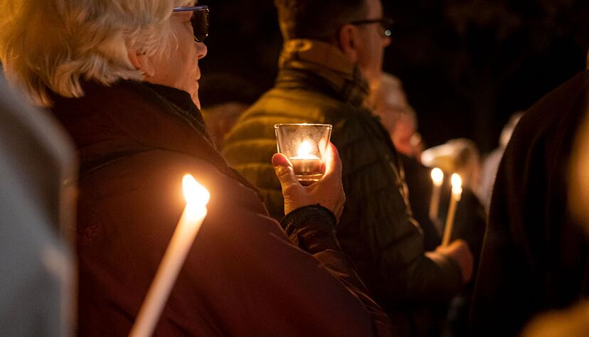 Lichterketten gegen Antisemitismus gab es &uuml;ber die Jahre immer wieder. (Archivbild)