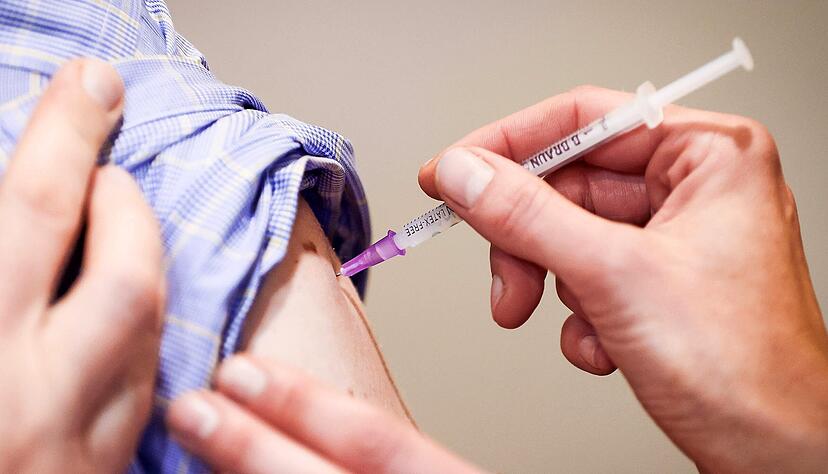 Die Impfkampagne im Hohenlohekreis ist fast zum Erliegen gekommen. Trotzdem gibt es auch im Mai noch feste Termine. Wie es danach weitergeht, ist unklar.
Foto: dpa Die Impfkampagne im Hohenlohekreis ist fast zum Erliegen gekommen. Trotzdem gibt es auch im Mai noch feste Termine. Wie es danach weitergeht, ist unklar.
Foto: dpa