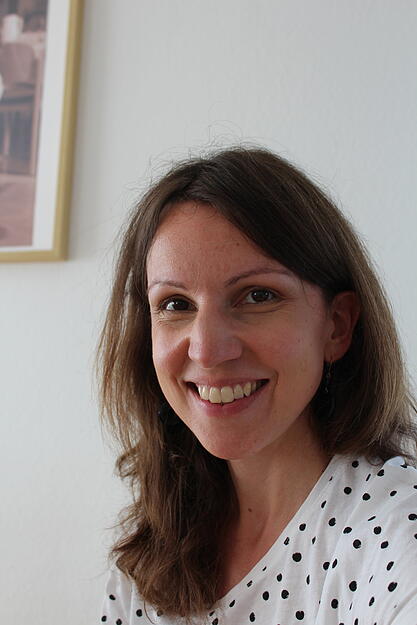 Stefanie Jani, 37, Pfedelbach: Wenn der eigene  Sprössling zum ABC-Schützen wird, mischt sich zur Freude und Aufregung auch etwas Wehmut. Die Zeit vergeht. Kinder werden größer und künftig bestimmen erst die Hausaufgaben das Nachmittagsprogramm. Schon seit Tagen hält das Ereignis die Familie auf Trab. Der Schreibtisch wurde aufgestellt, die Schultüte gepackt und Hefte gekauft. Und beim großen Fest zum Einschulungstag? Da gilt es Balance halten zwischen angemessen und überladen. Zum Glück bleibt der Sommer noch ein bisschen da und am großen Tag sorgt ein Bad für Abkühlung nach der Aufregung natürlich nach den Hausaufgaben.