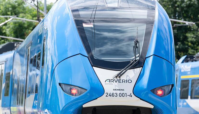In Bayern blau, in Baden-Württemberg gelb: Trotz Namenswechsel bleiben die Farben der Züge gleich.