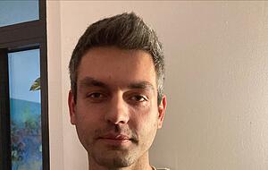 Jan Bergmann ist Gründer von Yoga 74 und Yoga- und Meditationslehrer Jan Bergmann ist Gründer von Yoga 74 und Yoga- und Meditationslehrer