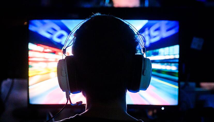 Mehr als jeder Zweite in Deutschland spielt Computer- oder Videospiele. Mehr als jeder Zweite in Deutschland spielt Computer- oder Videospiele.
