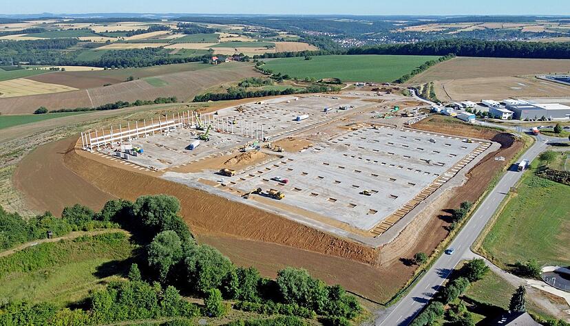 Große Neubauprojekte in der Region wie hier vor wenigen Jahren bei Möckmühl sind selten geworden: Industrieunternehmen investieren derzeit lieber im Ausland. Große Neubauprojekte in der Region wie hier vor wenigen Jahren bei Möckmühl sind selten geworden: Industrieunternehmen investieren derzeit lieber im Ausland.