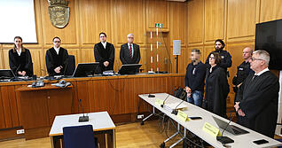 Vor rund zwei Jahren wurde der Wollhaus-Raser von Heilbronn wegen Mordes verurteilt. Jetzt klagt der t&uuml;rkische Staatsb&uuml;rger gegen seine Ausweisung.