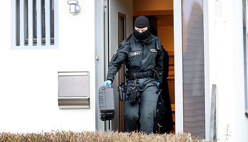 Es ging bei dem Einsatz nicht um eine Festnahme sondern zum Finden strafrechtlicher Mittel.