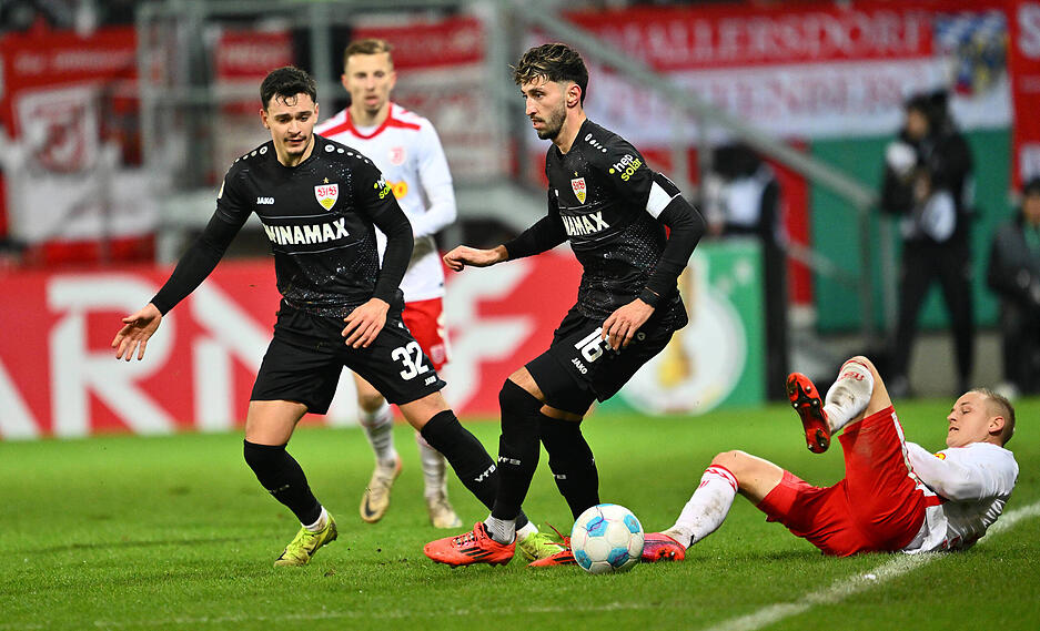 Im Achtelfinale ging es für den VfB Stuttgart zu Jahn Regensburg, erneut ein Zweitligist.