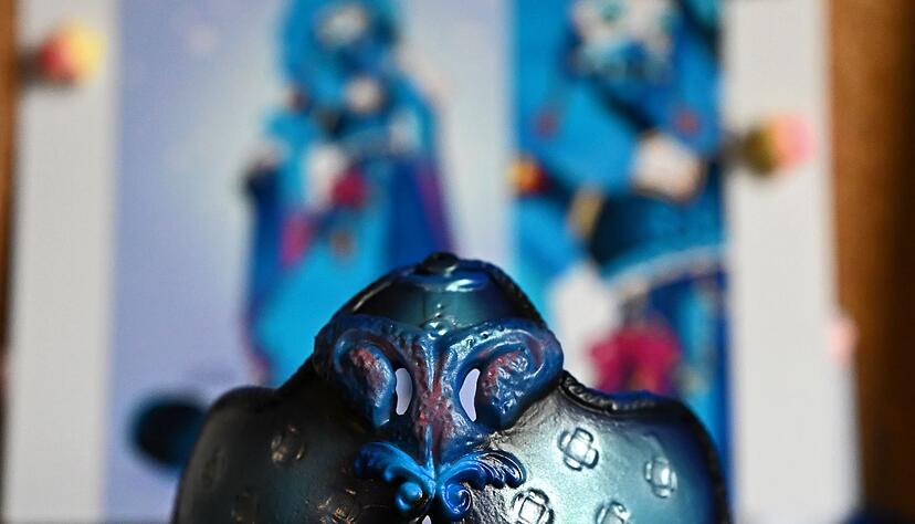 Die Maske ist f&uuml;r ein Cosplay des Charakters Derpy von den KPop Demon Hunters.