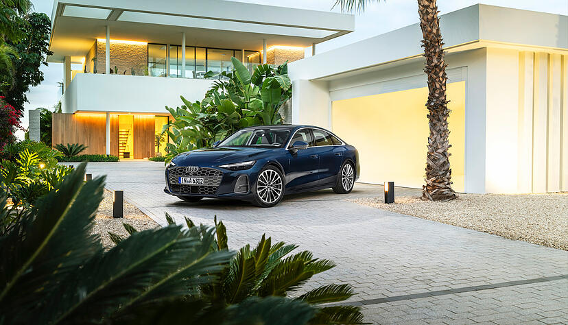 Die neue Audi A6 Limousine ist im Vergleich zum Vorgängermodell auf fast fünf Meter in der Länge gewachsen. Das Design fällt sehr elegant aus.