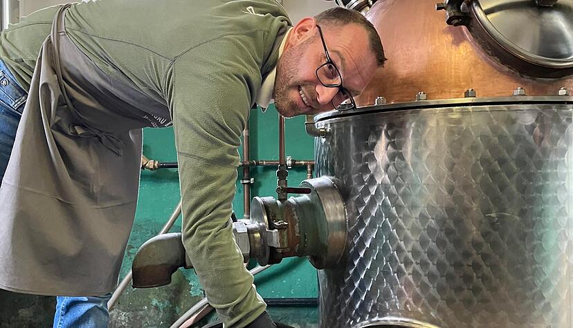 Von wegen Feiertag. In Pfedelbach heizen an Allerheiligen die Brenner ein und erkl&auml;ren den Besuchern ihre Arbeit.