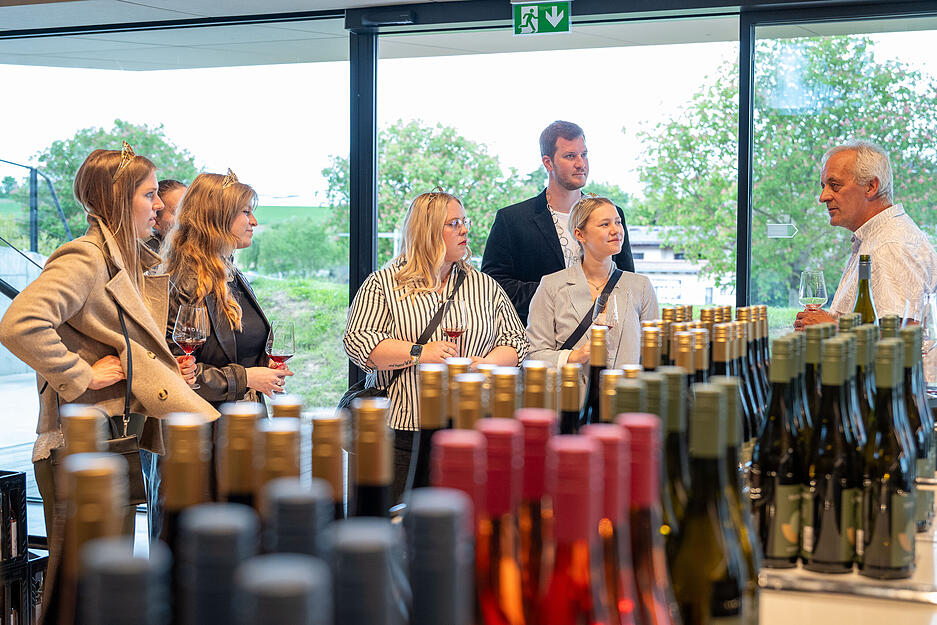 Sage und schreibe sechs weink&ouml;nigliche Hoheiten sind dieser Tage in W&uuml;rttemberg auf Erkundungstour.